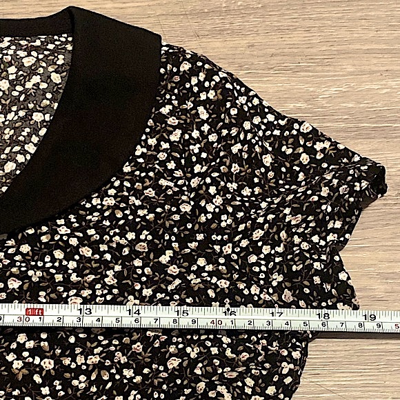 🦋 DISTURBIA (NWT) • Collared Floral Mini Dress • Size Small / US4 / Size UK8 - Picture 9 of 15